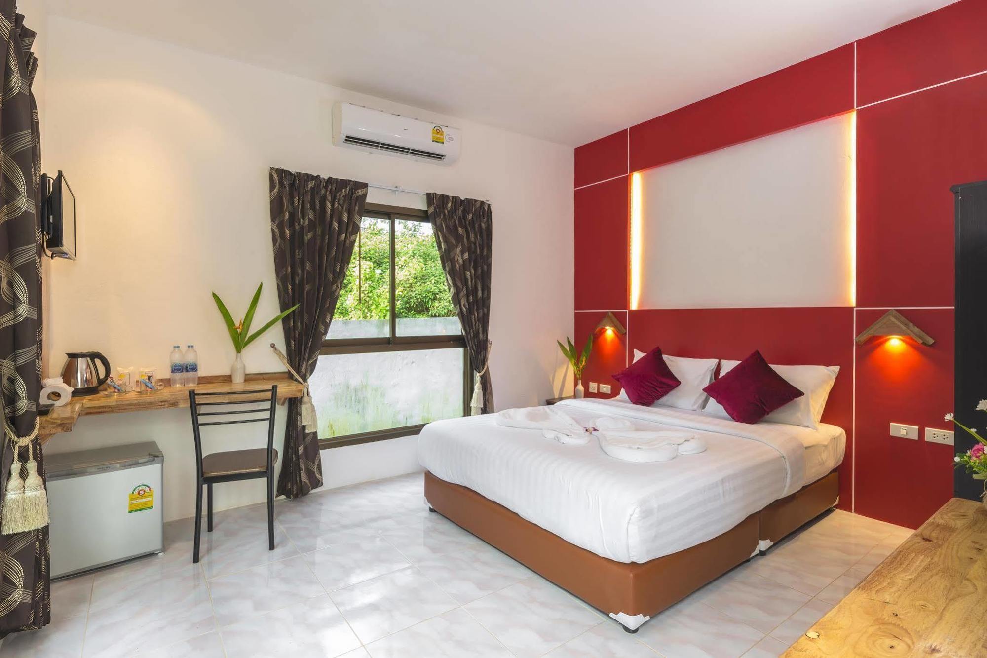 Modern Resort @ Naiyang Nai Yang Beach Екстериор снимка