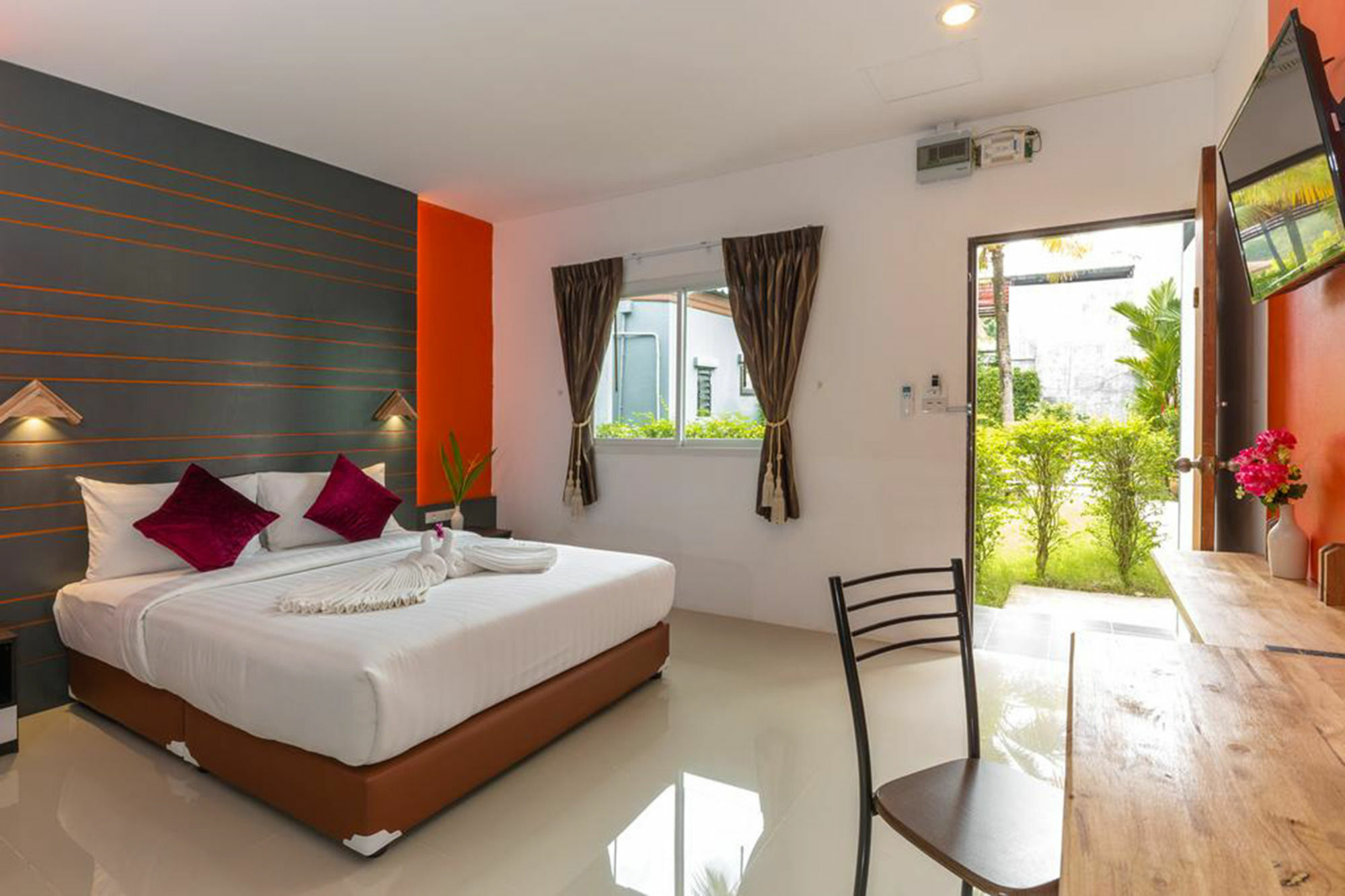 Modern Resort @ Naiyang Nai Yang Beach Екстериор снимка